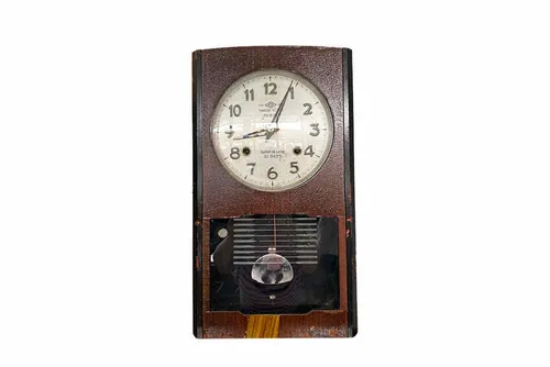 VAC01 - Antique Clock