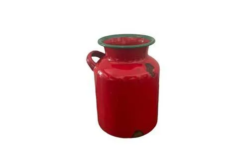 MW032 Milk Cans - Red