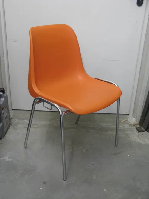 Stuhl Stapelstuhl orange Interstuhl Hechingen