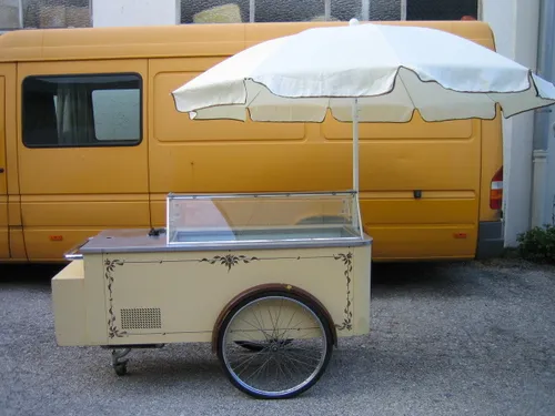 Eiswagen Carrettino beige mit Schirm