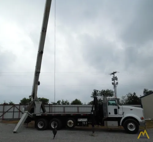 26 ton Peterbilt rd. Crane