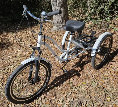 Tricycle 7-speed (4'11 to 6') ($60 for 3 days, $80/week)