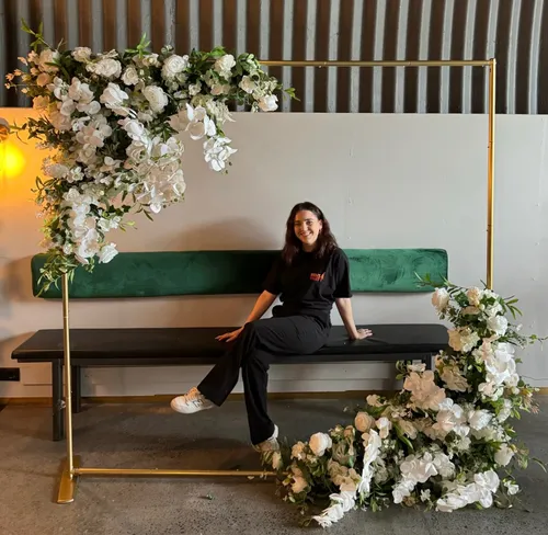 Gylltur rammi með blómum