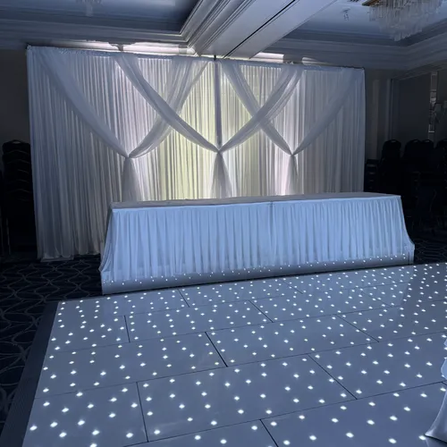 6m Wedding top table setup