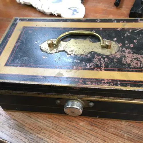 Period metal cash box 1