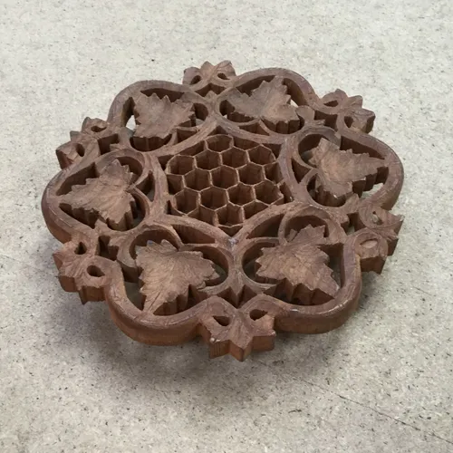 Decorative wooden pot stand 