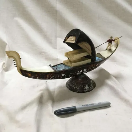 Cigarette box ornament 001