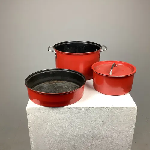 Red Metal Pan Set 