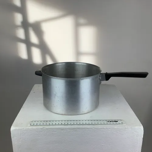 Quantity of vintage metal cooking pots