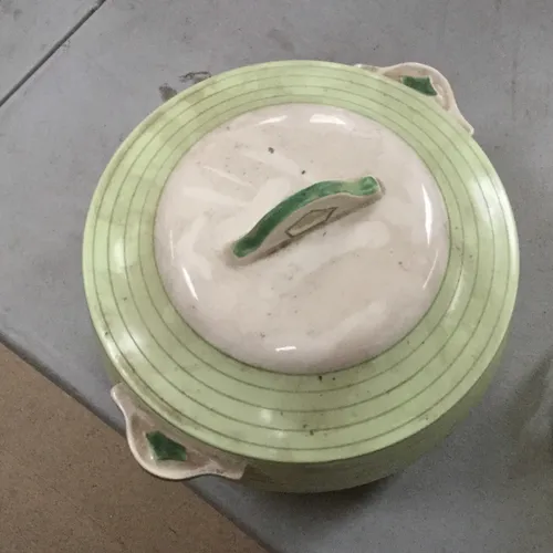 Green dish with lid and handles (part of set 901720)