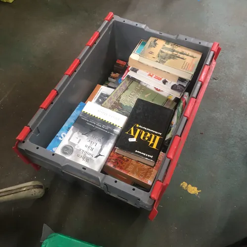 Modern Hardback / Paperback Books