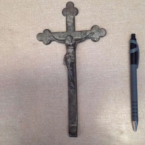 Silver Metal INRI Inscribed Crucifix Cross