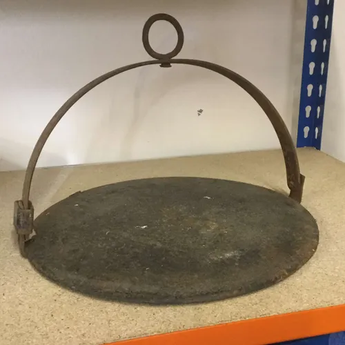 Period Cast Iron Griddle Skillet 2