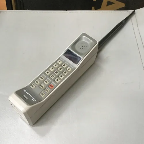Motorola 8000S Grey 1980s Brick Phone