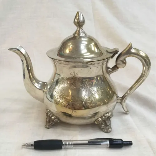 Silver tea pot 002