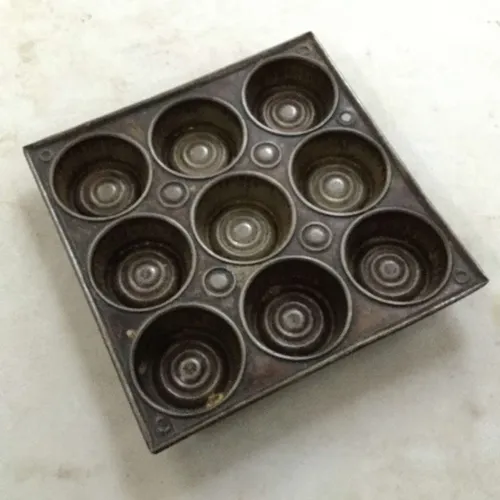 Period muffin tray