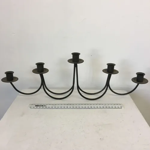 Iron wire candle holder
