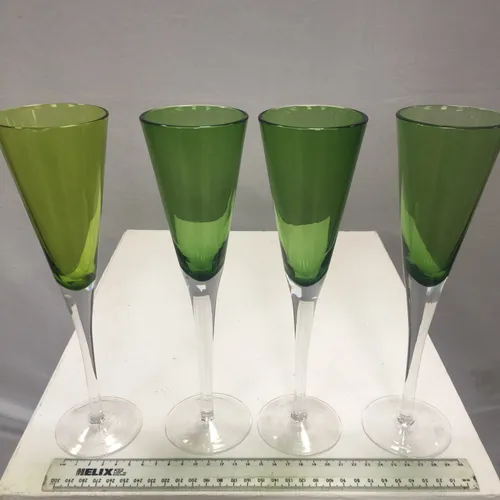 Green champagne glass, flute clear base