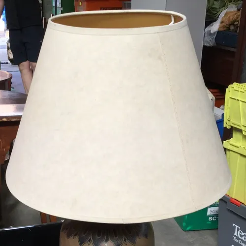 Large cream shade 001