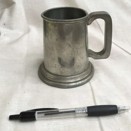 Metal tankard (Slightly dented metal)