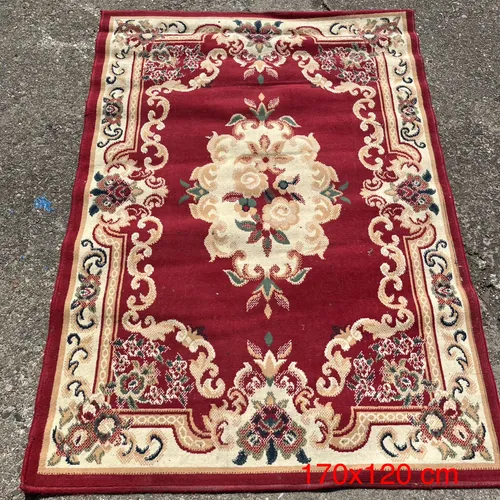 Antique-Style Red and Cream Wool Rug with Floral Details in Centre