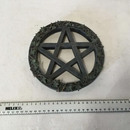 Wiccan Pentagram Wall Plaque with Leaf Detail