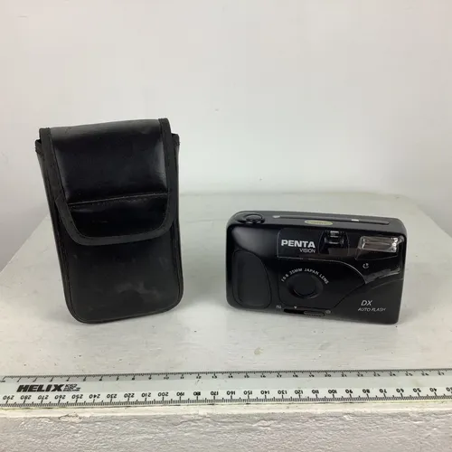Penta DX AutoFlash Camera with case
