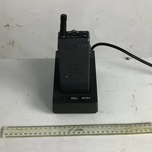 Period walkie talkie + charger