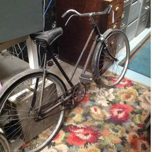 Period female bicycle, black