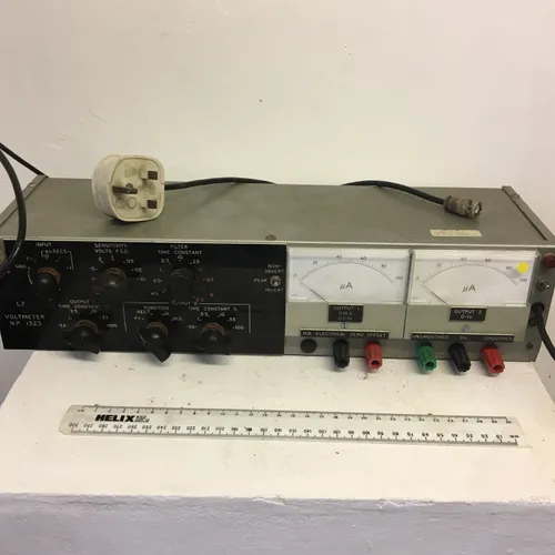 Voltmeter Type NP1323