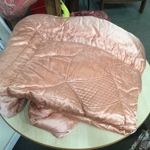 Thick pink silk duvet