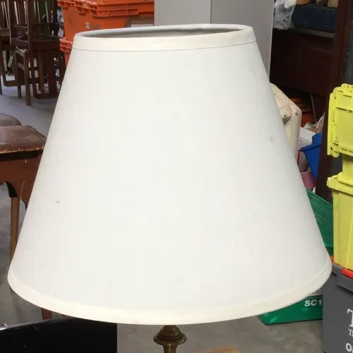 Large cream shade 002