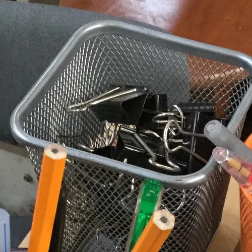 Square mesh pen/stationary pot