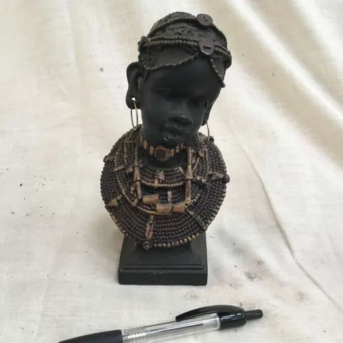 Plastic figurine 003