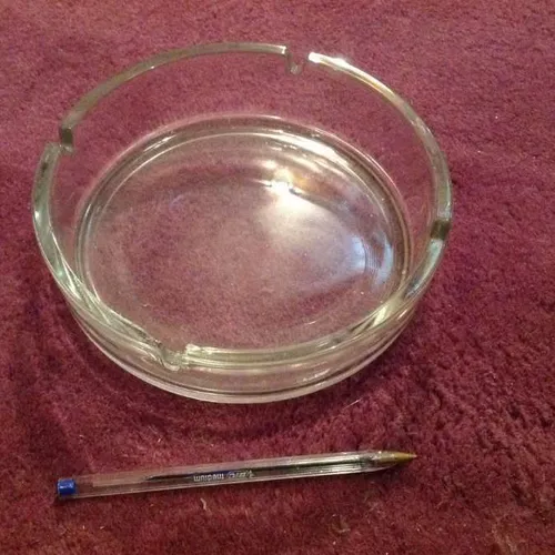 circular glass ashtray 3