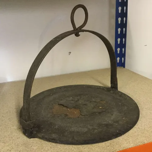 Period Cast Iron Griddle Skillet 3