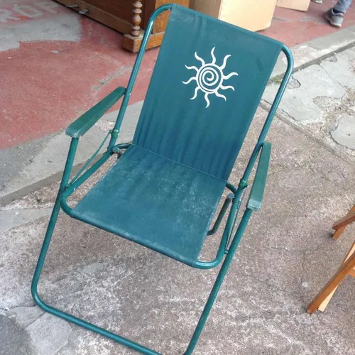 Aluminium framed deck chair with green printed fabric seat