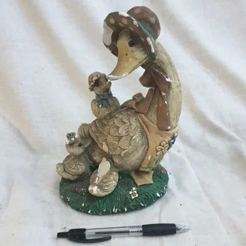 Duck in Hat with Ducklings Ornament 