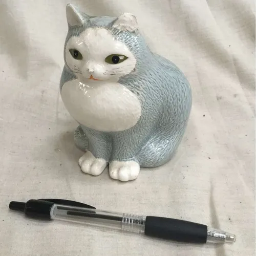 Blue and White Cat Ornament 