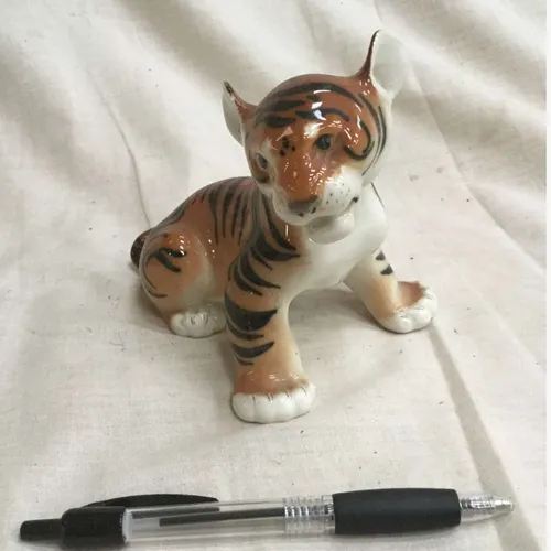 Ceramic Tiger figurine