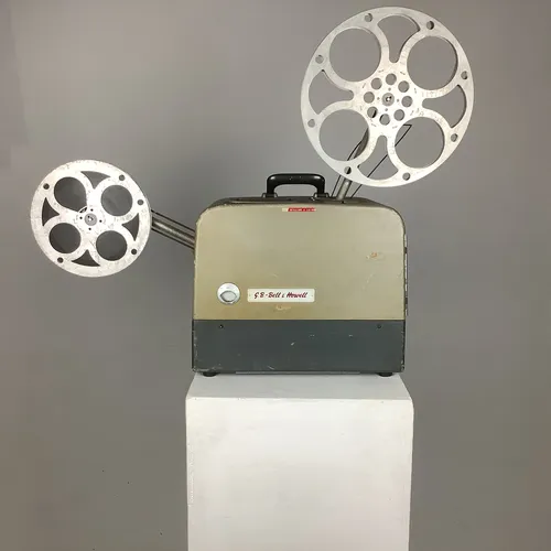 G.B. Bell & Howell 16mm Cine Film Projector and Speaker