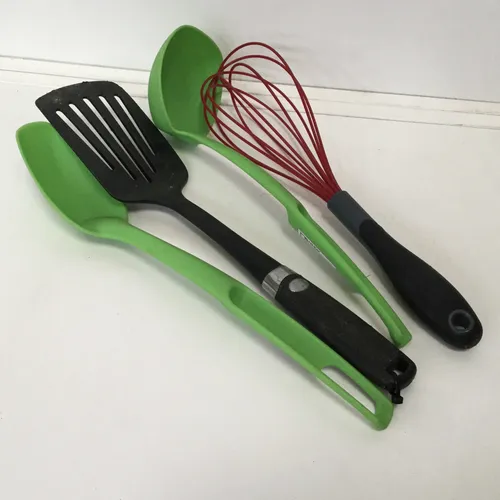 Assorted plastic kitchen utensils 