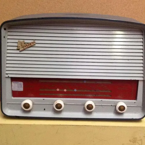 Period G Marconi radio unit in grey and red