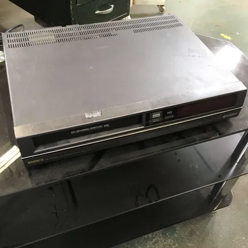 Hitachi VT-520E VHS Video Player