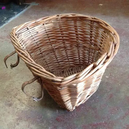 wicker bicycle basket with leather straps
