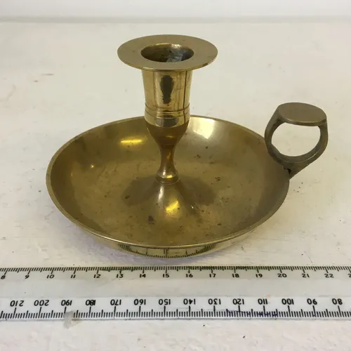 Small gold/brass chamberstick 