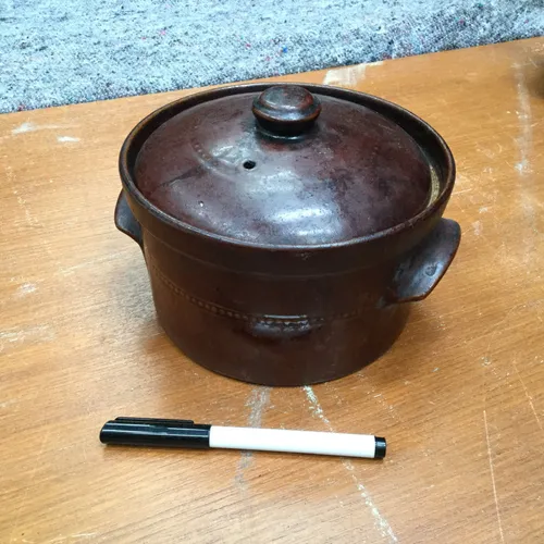 Small Dark Brown Stoneware Casserole Hotpot Dish with Lid