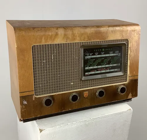 Period Mixed Woo Ekco Radio