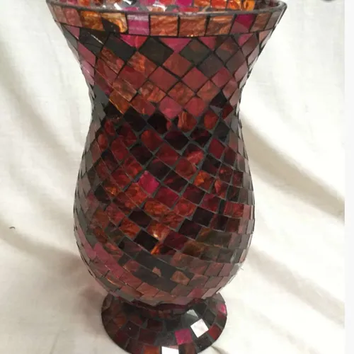 Tall glass vase with orange/red/pink autumnal coloured mosaic detail