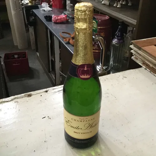 Champagne / Prosecco bottle